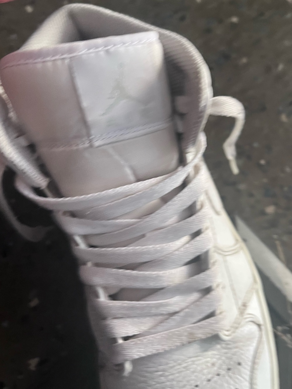 Jordan 1 triple White Mid-Top Leather Sneaker shoe athletic retro men 8.5 - Picture 5 of 12